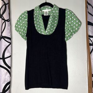 Max Studio Y2K short sleeve blouse with collar and puff sleeves mod pattern